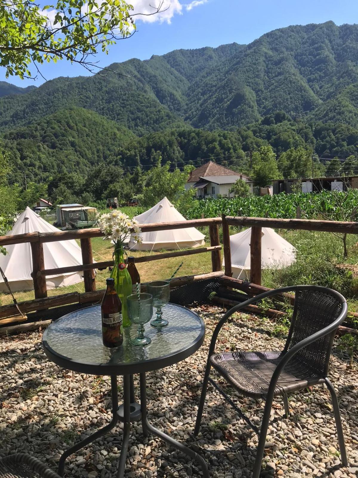 Luna Rock Glamping Brezoi - Blue Scai Kültér fotó