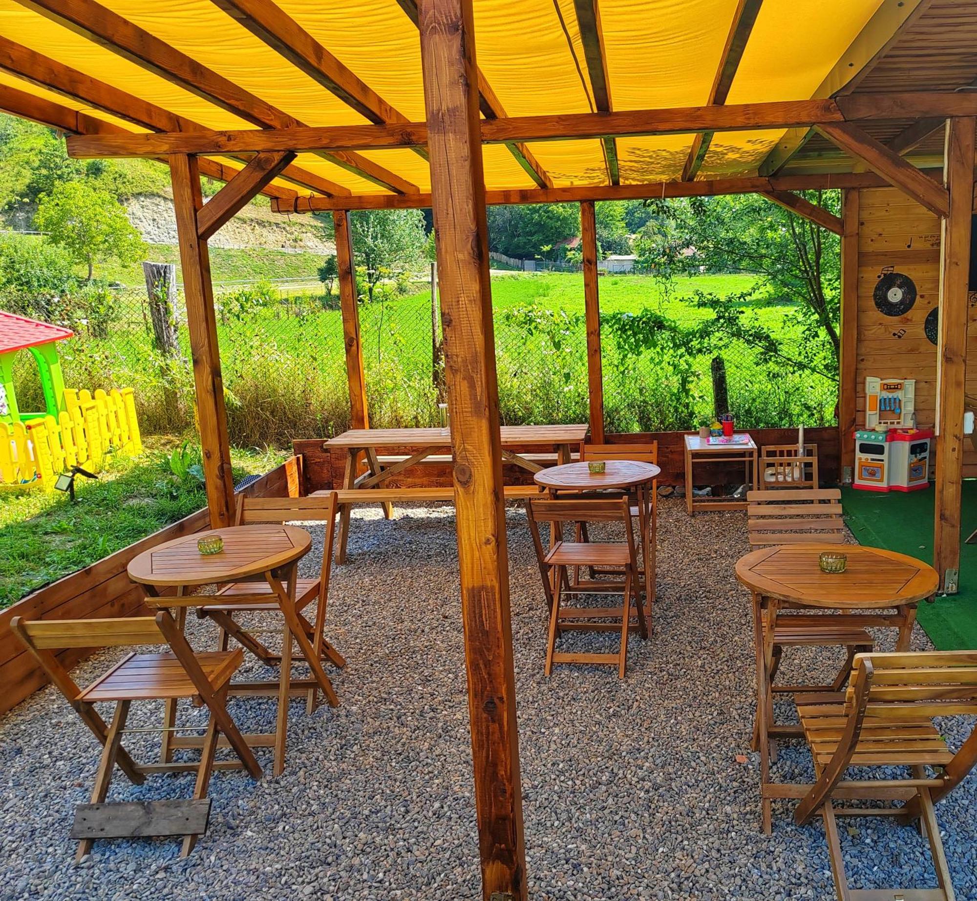 Luna Rock Glamping Brezoi - Blue Scai Kültér fotó